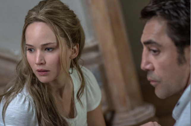 Jennifer Lawrence et Javier Barden in Mother! Paramount Pictures