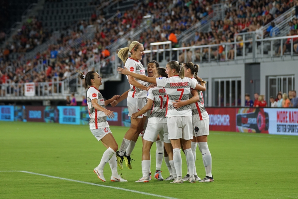 jaipiscineavecsimone_actu_coupe_du_monde_feminine_football_hymne_des_femmes